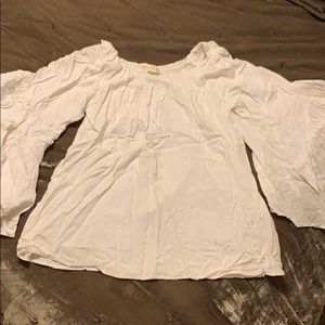 Off the shoulder flowy sleeved shirt